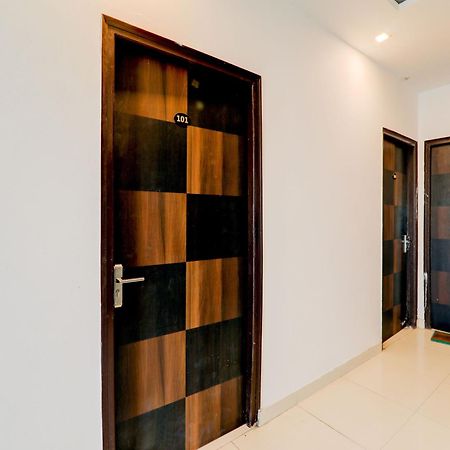 Super Collection O Kiara Guest House Lucknow Bagian luar foto