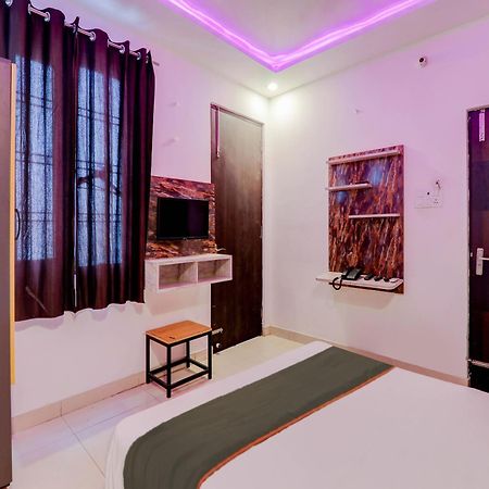 Super Collection O Kiara Guest House Lucknow Bagian luar foto