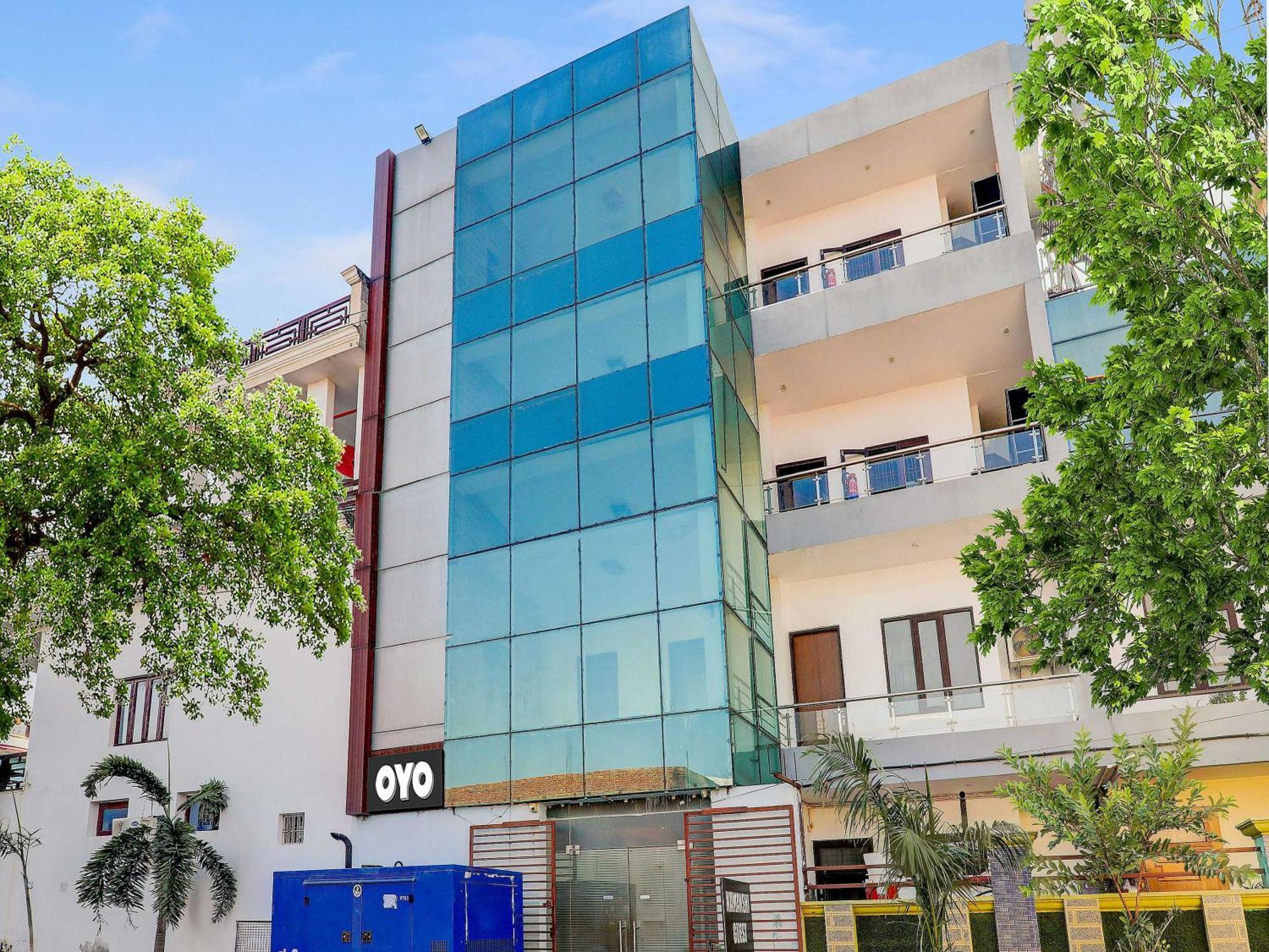 Super Collection O Kiara Guest House Lucknow Bagian luar foto