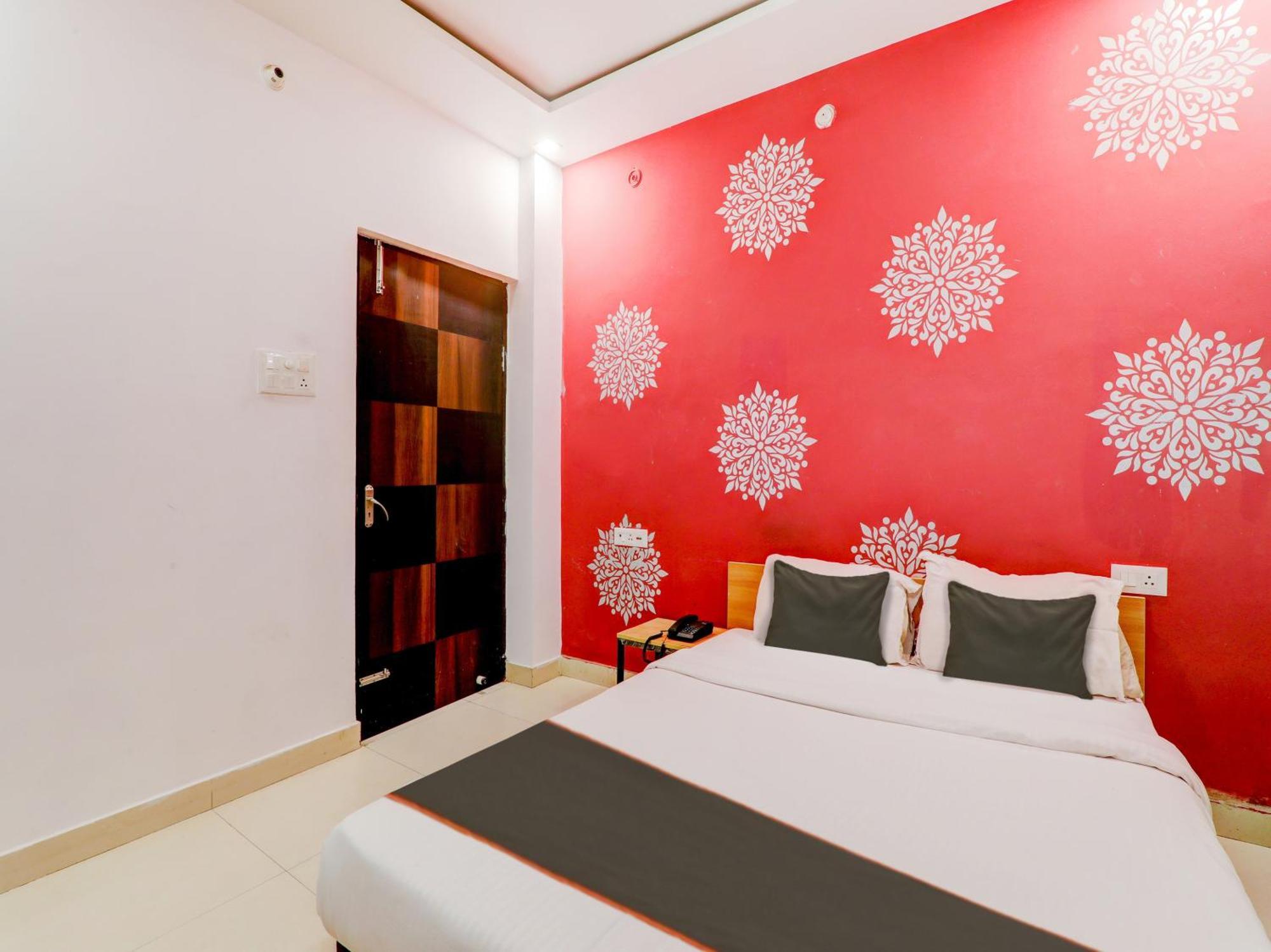 Super Collection O Kiara Guest House Lucknow Bagian luar foto
