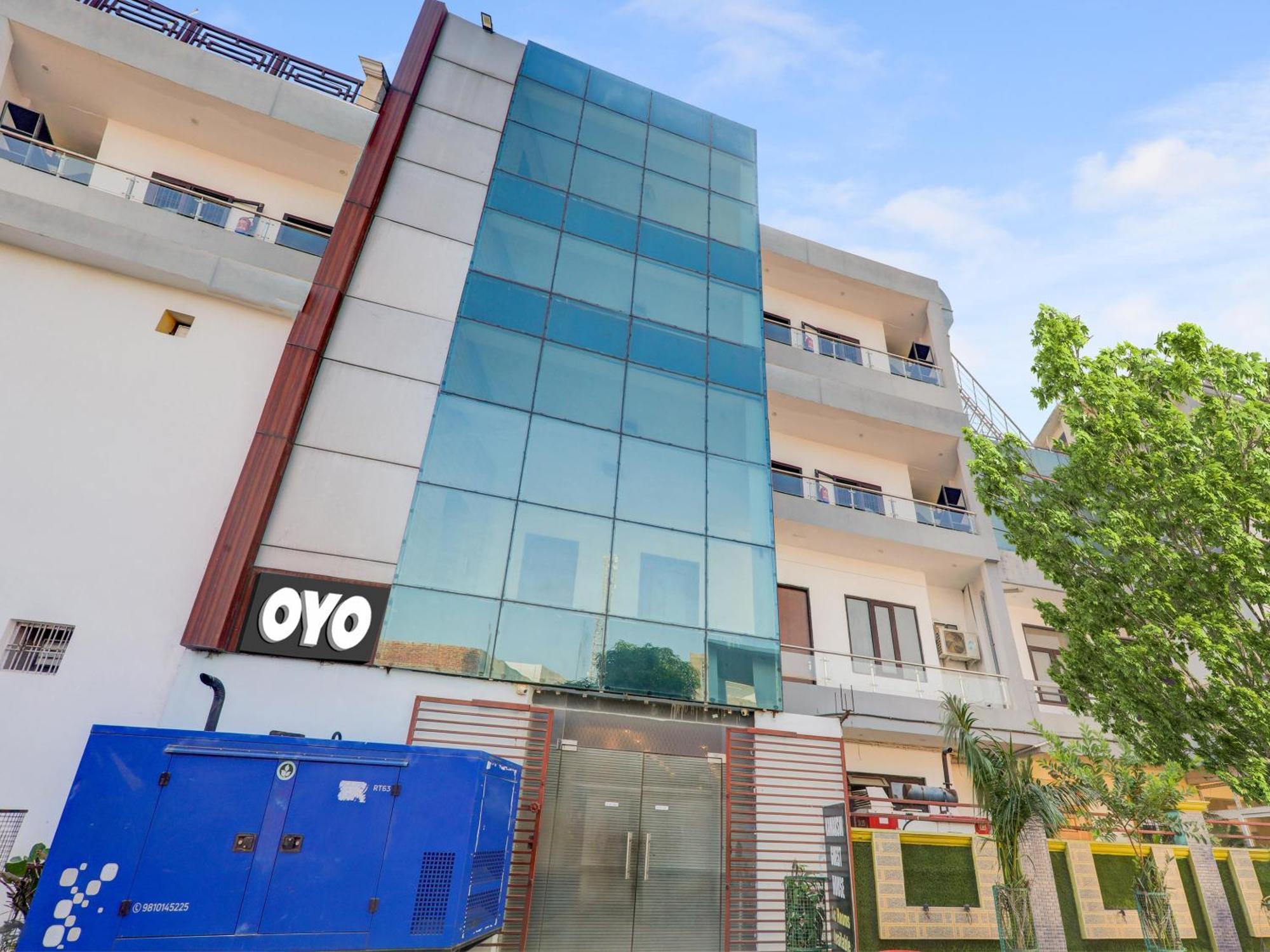 Super Collection O Kiara Guest House Lucknow Bagian luar foto