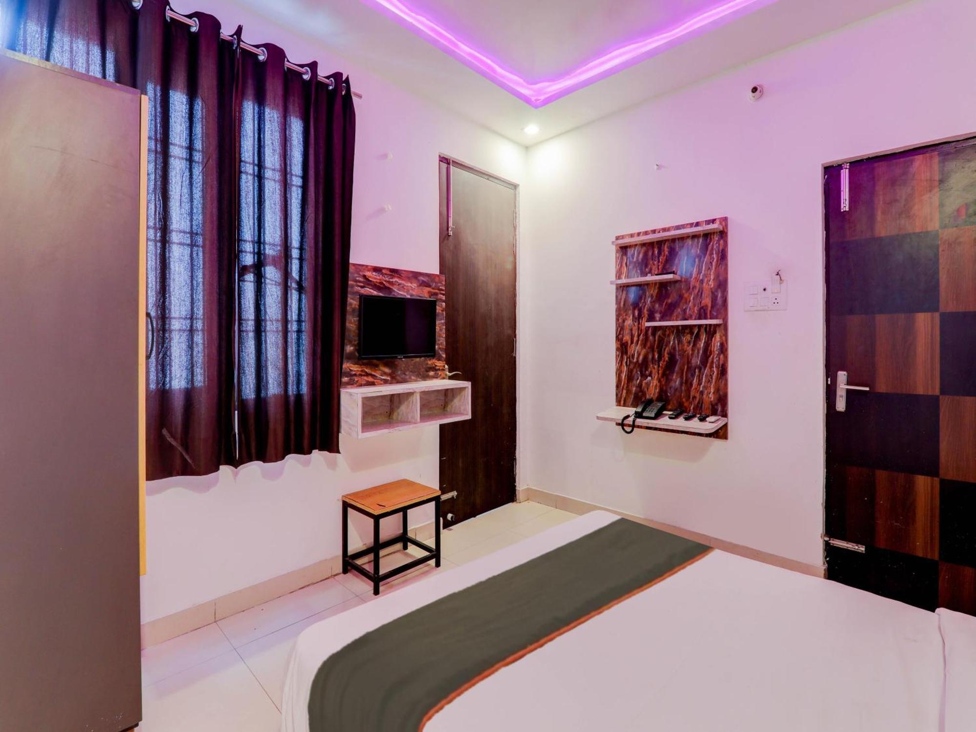 Super Collection O Kiara Guest House Lucknow Bagian luar foto