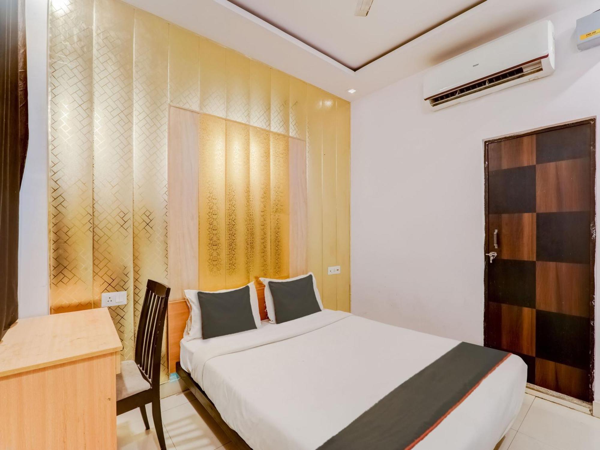 Super Collection O Kiara Guest House Lucknow Bagian luar foto