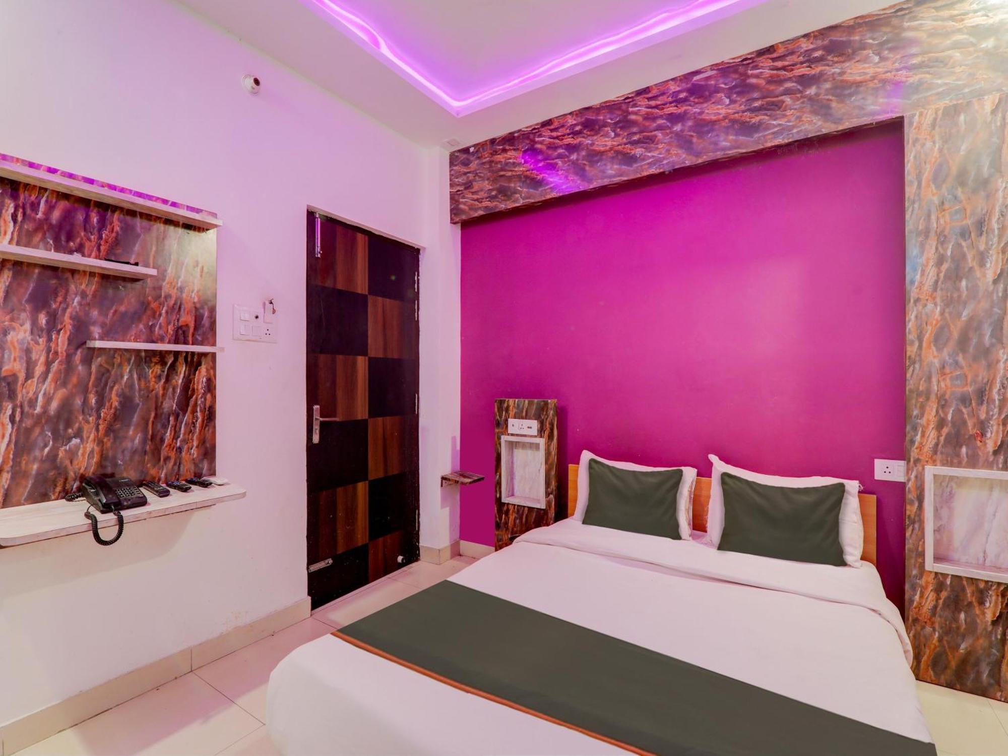 Super Collection O Kiara Guest House Lucknow Bagian luar foto